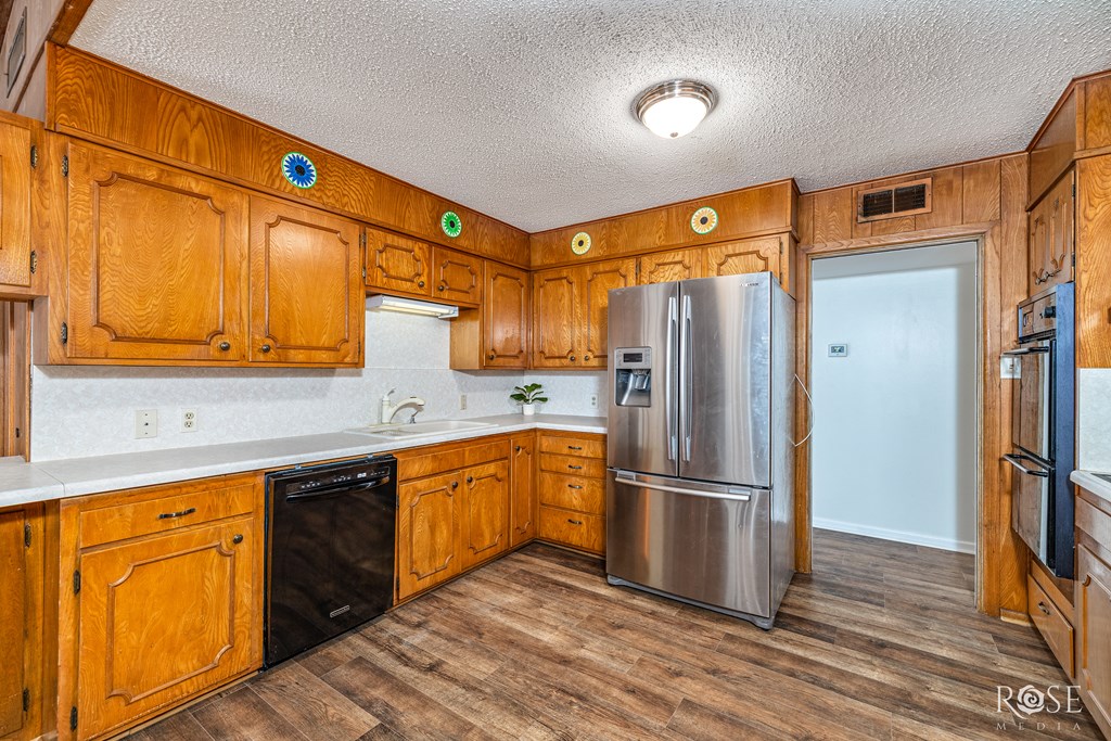 Big Lake, Texas 76932, United States, 4 Bedrooms Bedrooms, ,4 BathroomsBathrooms,Residential,Active,182882