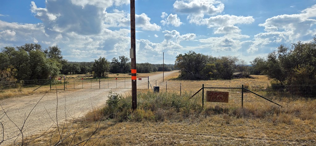 3599 Mesquite Lane, Eldorado, Texas image 11