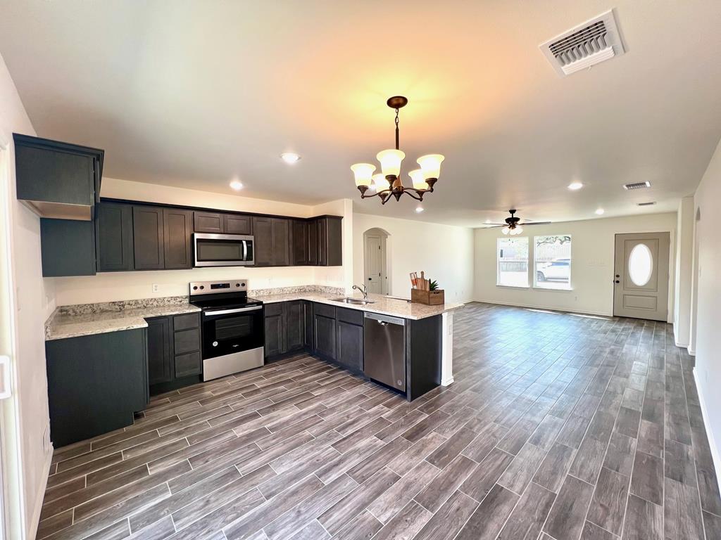 2009 Hudson St, San Angelo, Texas image 2