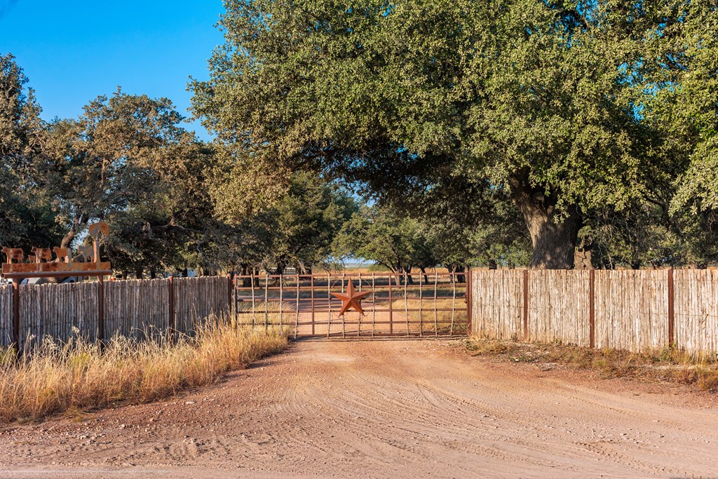 Land, Eden, Texas image 6