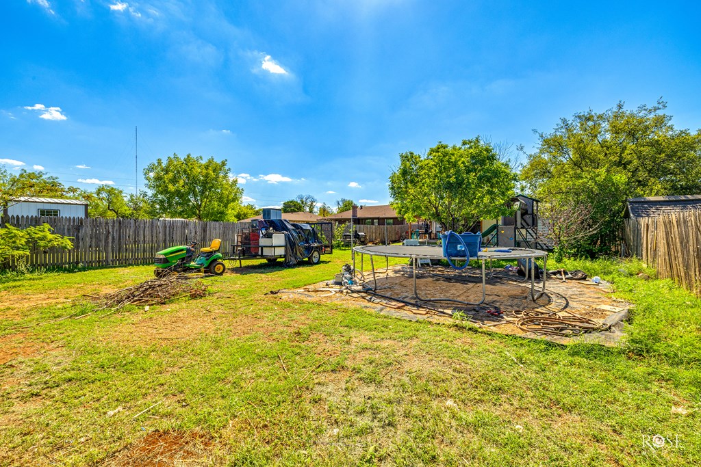 2918 N Oakes St, San Angelo, Texas image 28