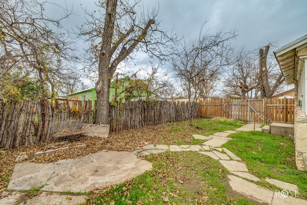 502 S Crockett Ave, Sonora, Texas image 28