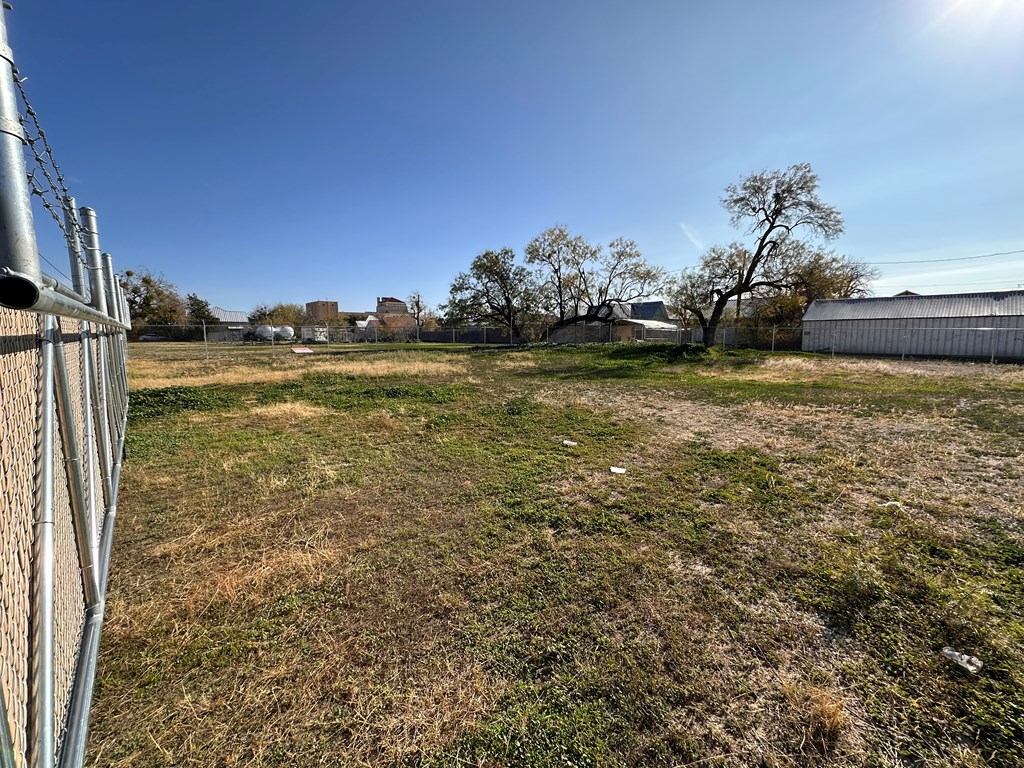 261 W 2nd St, San Angelo, Texas image 3