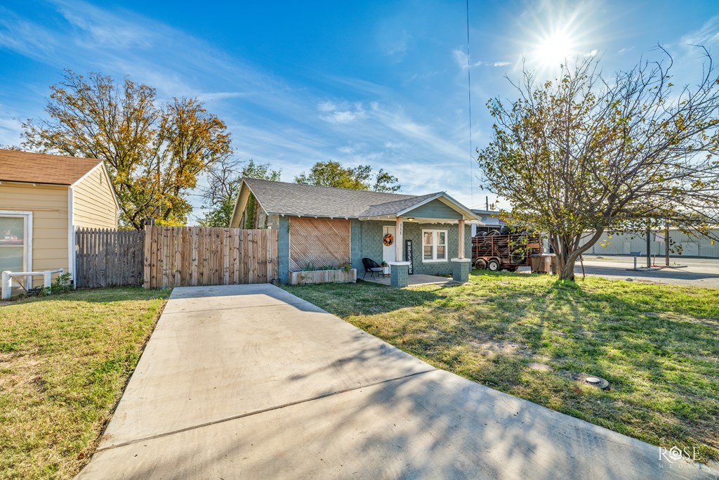 111 E 14th St, San Angelo, Texas image 2