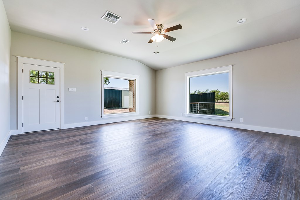 5001 Fm 2333, Bronte, Texas image 2