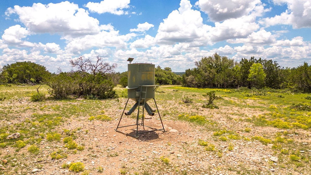 24824 County Rd 900, RockSprings, Texas image 13