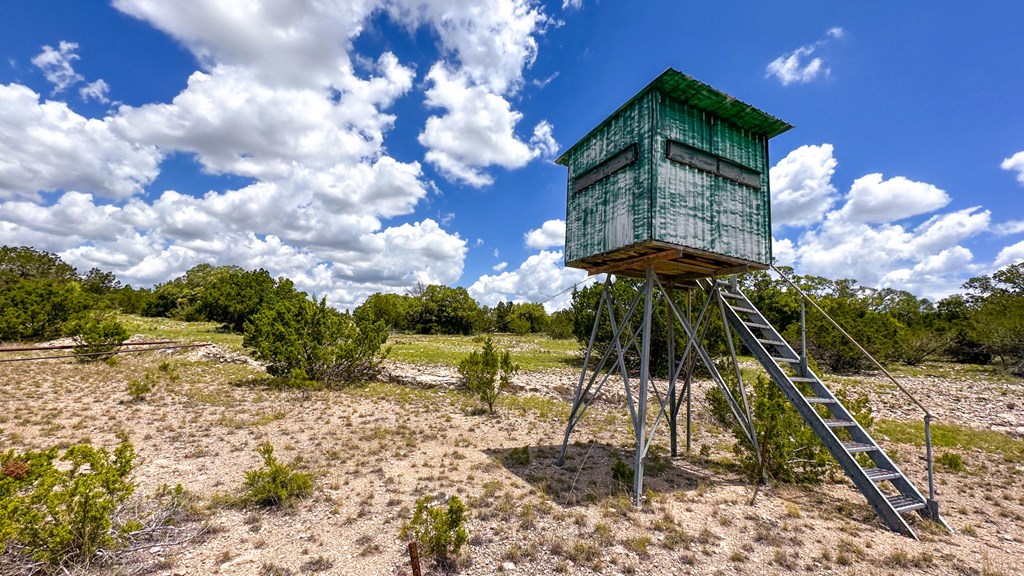 24824 County Rd 900, RockSprings, Texas image 7