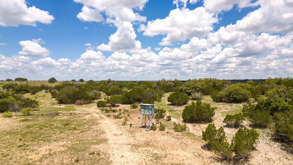 24824 County Rd 900, RockSprings, Texas image 32