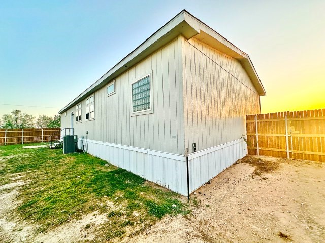 402 N Kilborn St, Rankin, Texas image 2