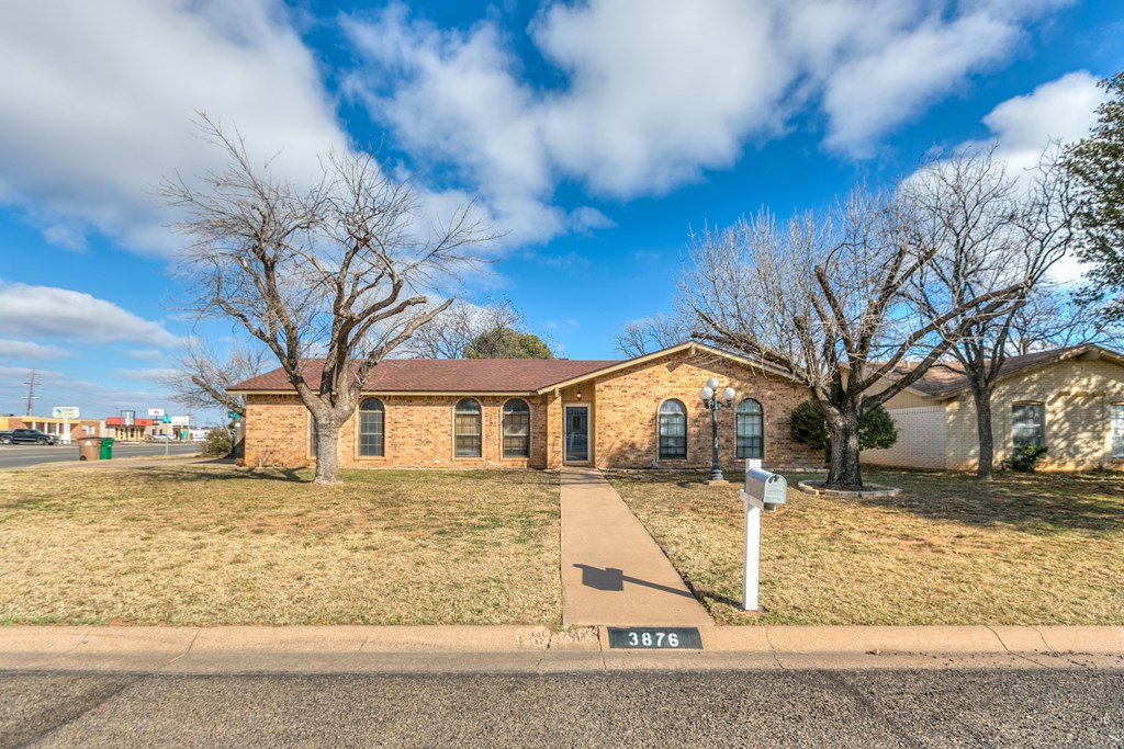 3876 Honeysuckle Lane, San Angelo, Texas image 3