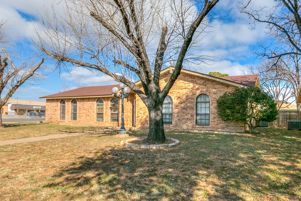 3876 Honeysuckle Lane, San Angelo, Texas image 4