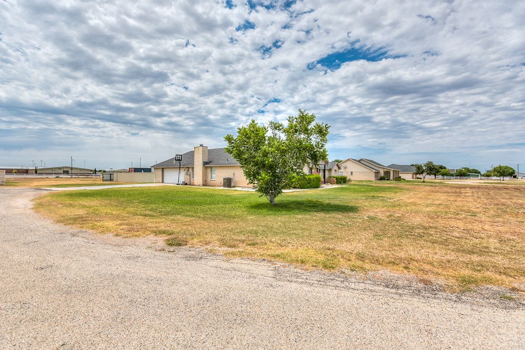 7593 Plantation Court, Wall, Texas image 6