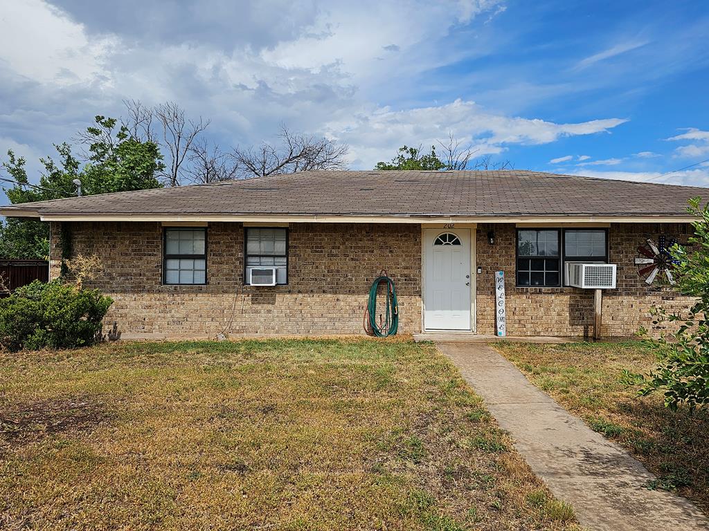 202 Burleson St, Eden, Texas image 1