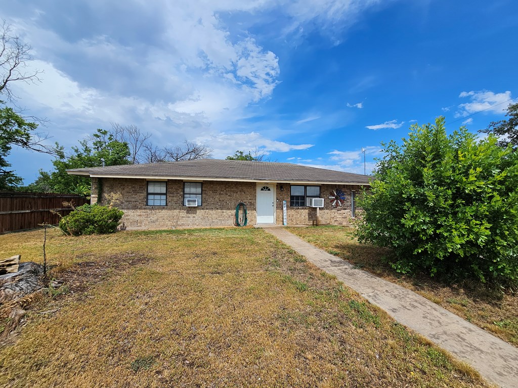 202 Burleson St, Eden, Texas image 18