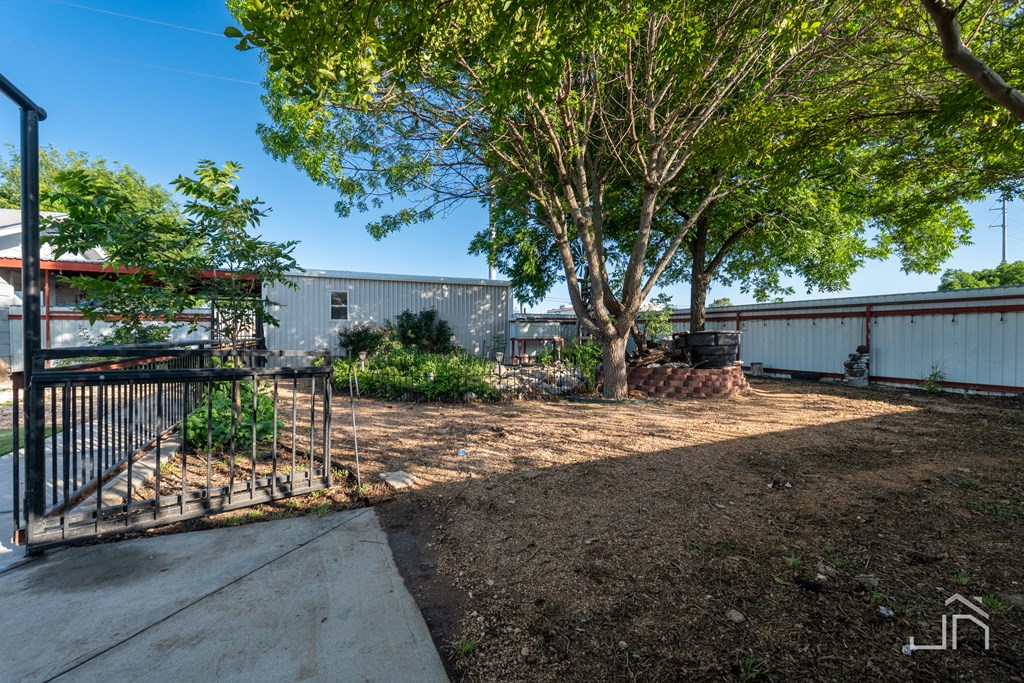 407 N Cottonwood St, Eldorado, Texas image 12