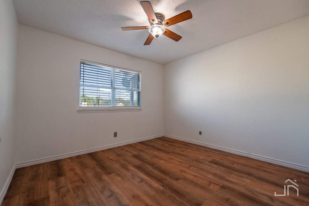 407 N Cottonwood St, Eldorado, Texas image 22