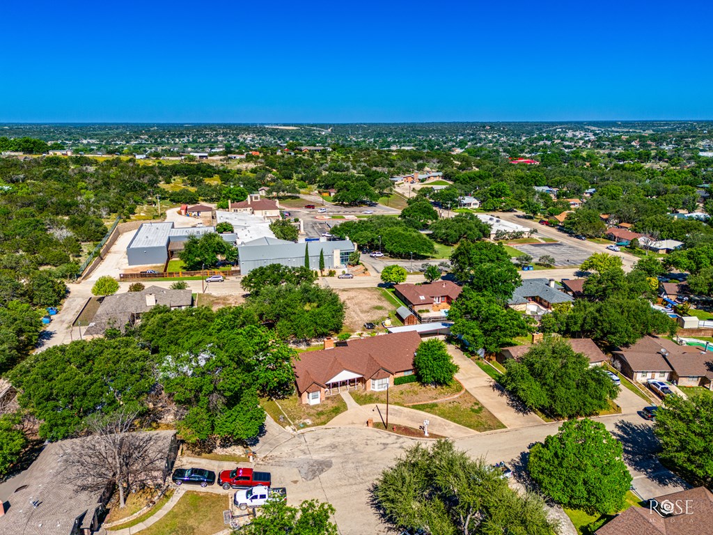 114 Oakwood St, Sonora, Texas image 2