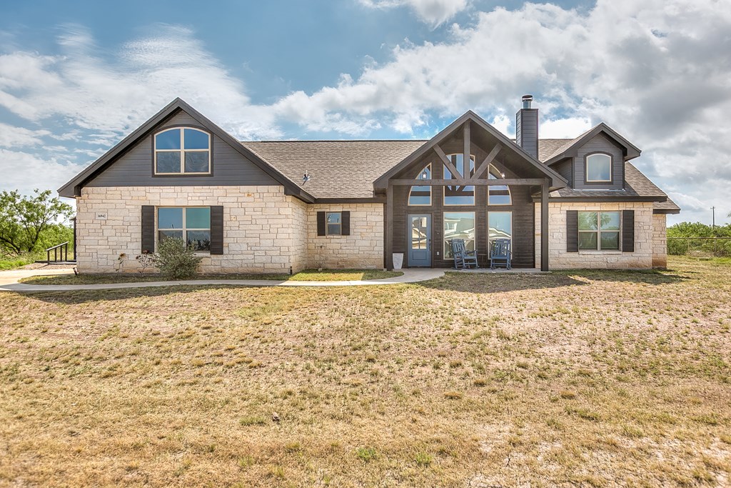 16942 Riata Trail, Christoval, Texas image 2