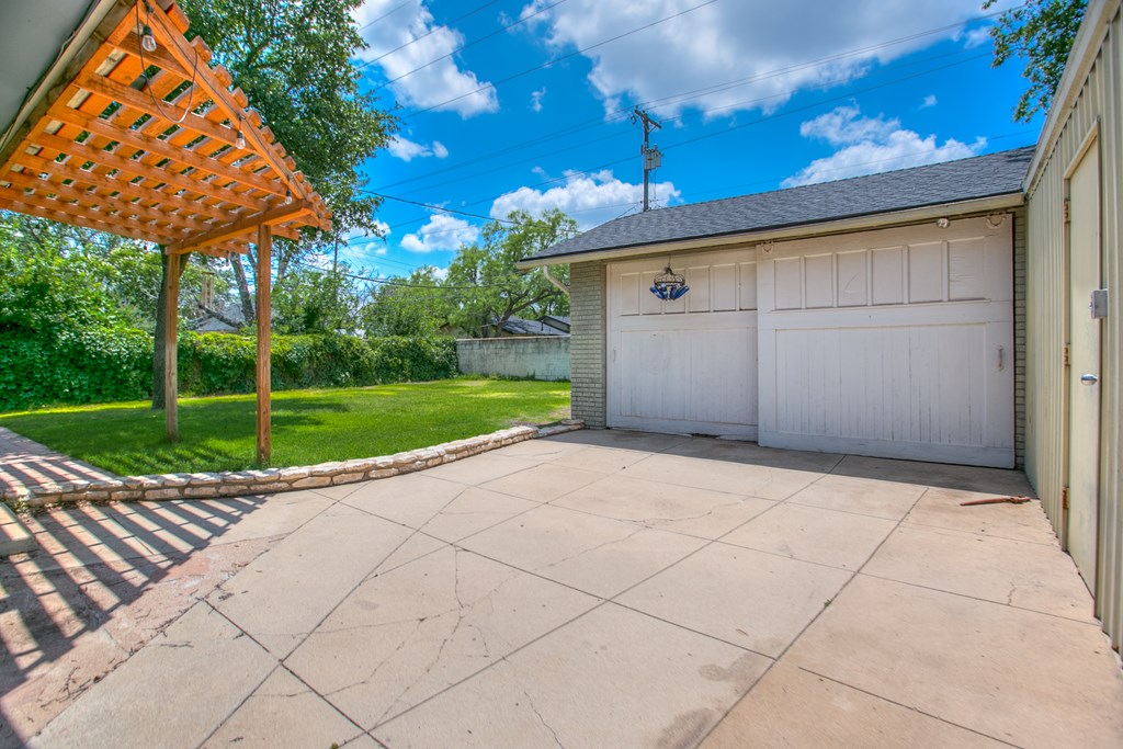 415 S Monroe St, San Angelo, Texas image 32
