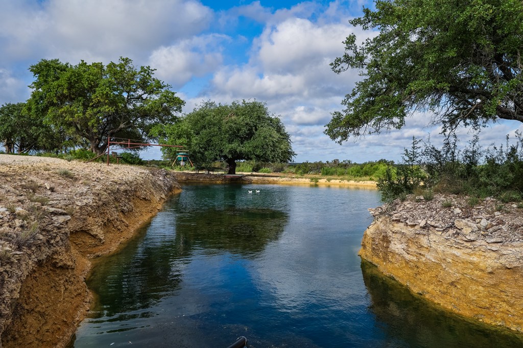 N/A County Rd 102, Ozona, Texas image 14