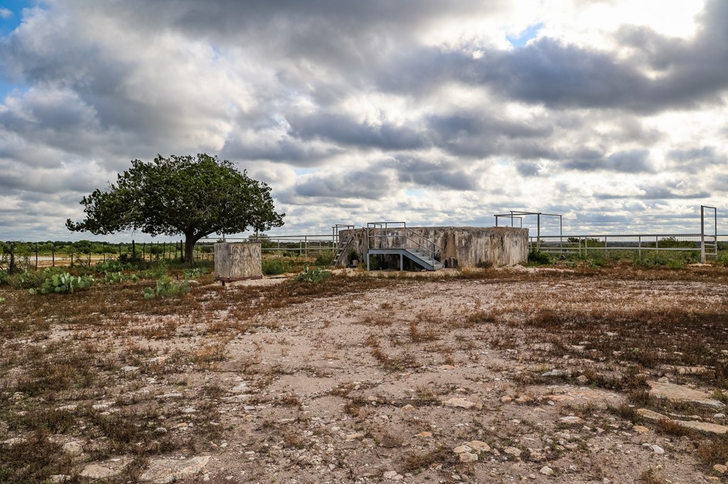 N/A County Rd 102, Ozona, Texas image 26