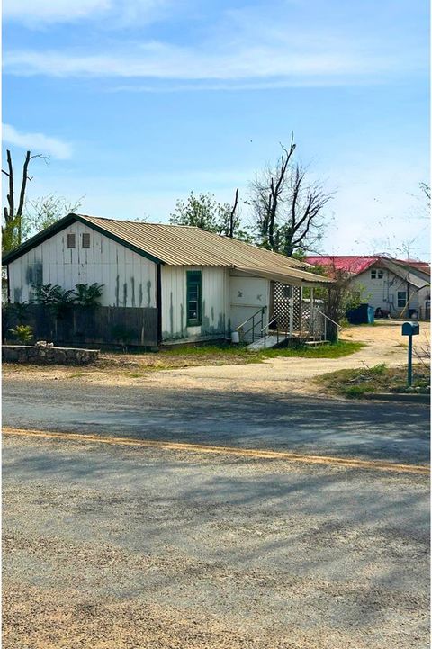 Homes For Sale - 1606 Tayloe Avenue<br/> Sutton County, Sonora, TX 76950