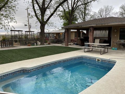 Homes For Sale - 411 Labadie St<br/> Sterling County, Sterling City, TX 75951