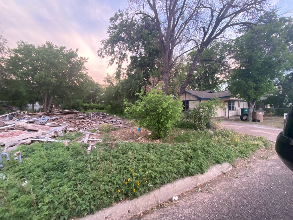 71 E 13th St #3, San Angelo, Texas image 4