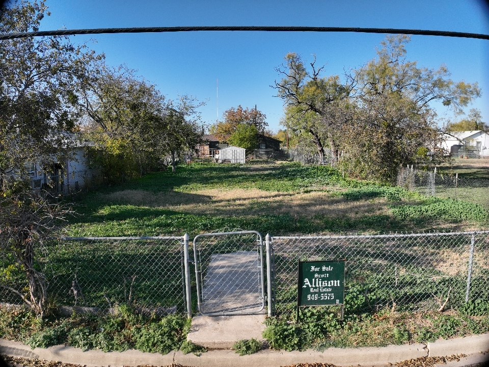 76 E 20th St #3, San Angelo, Texas image 3