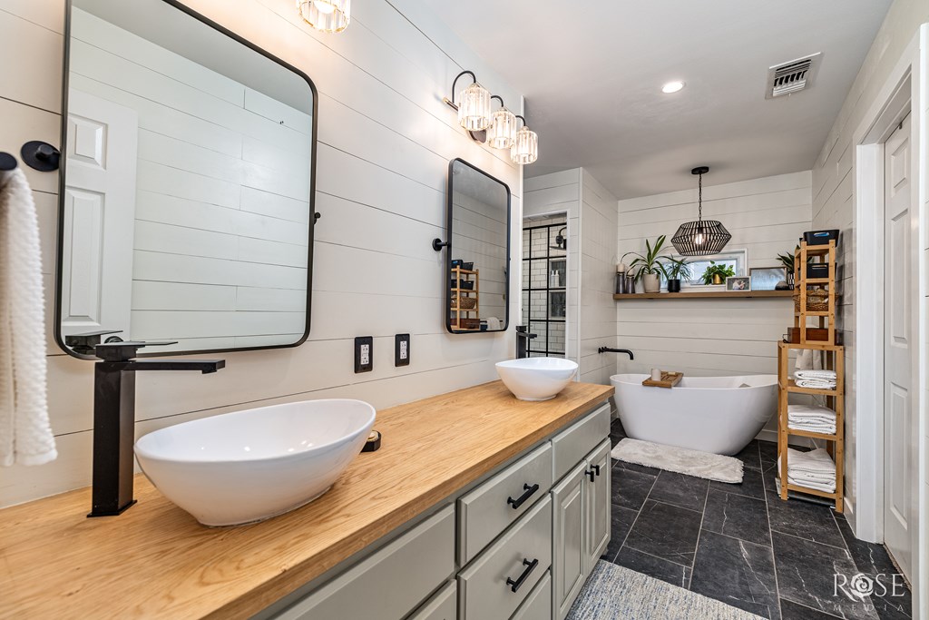 San Angelo, Texas 76901, United States, 3 Bedrooms Bedrooms, ,2 BathroomsBathrooms,Residential,Active,164411