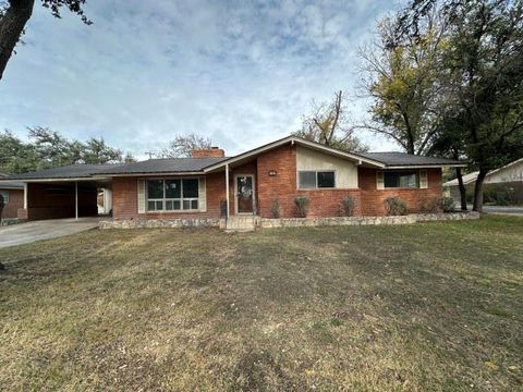 Homes For Sale - 107 Manor Street<br/> Sonora, TX 76950
