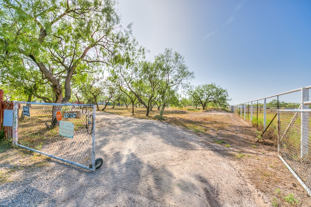 10985 Buck Hollow Loop, Carlsbad, Texas image 2