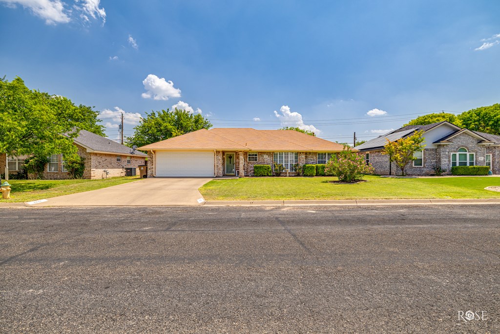3237 Walnut Hill Dr, San Angelo, Texas image 2