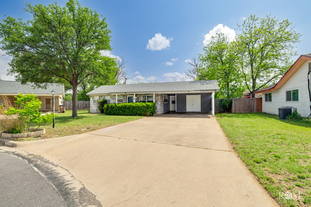 3109 College Hills Circle, San Angelo, Texas image 2