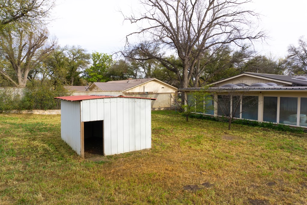 107 Manor St, Sonora, Texas image 3