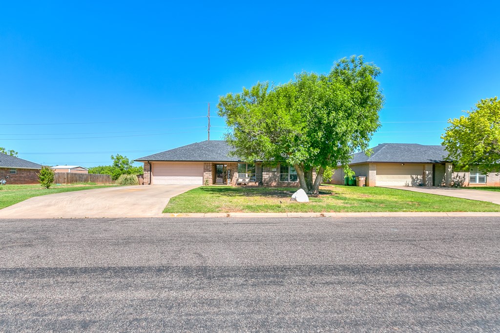 726 Amberton Pkwy, San Angelo, Texas image 2