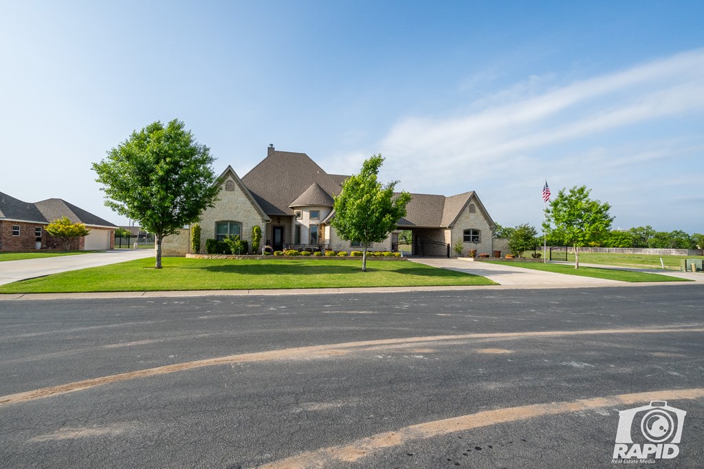 1717 Hudson Oaks Dr, San Angelo, Texas image 3
