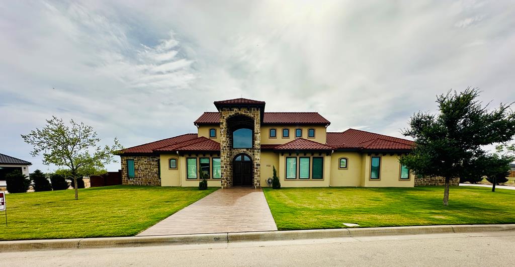 1733 Overhill Dr, San Angelo, Texas image 1