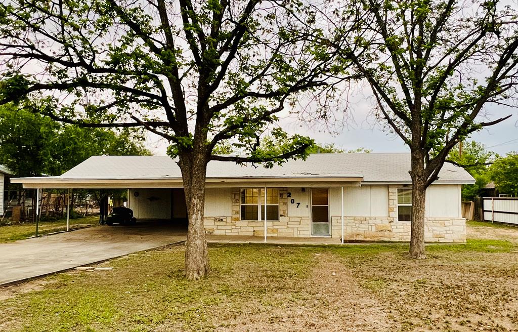 207 Ave J, Ozona, Texas image 1