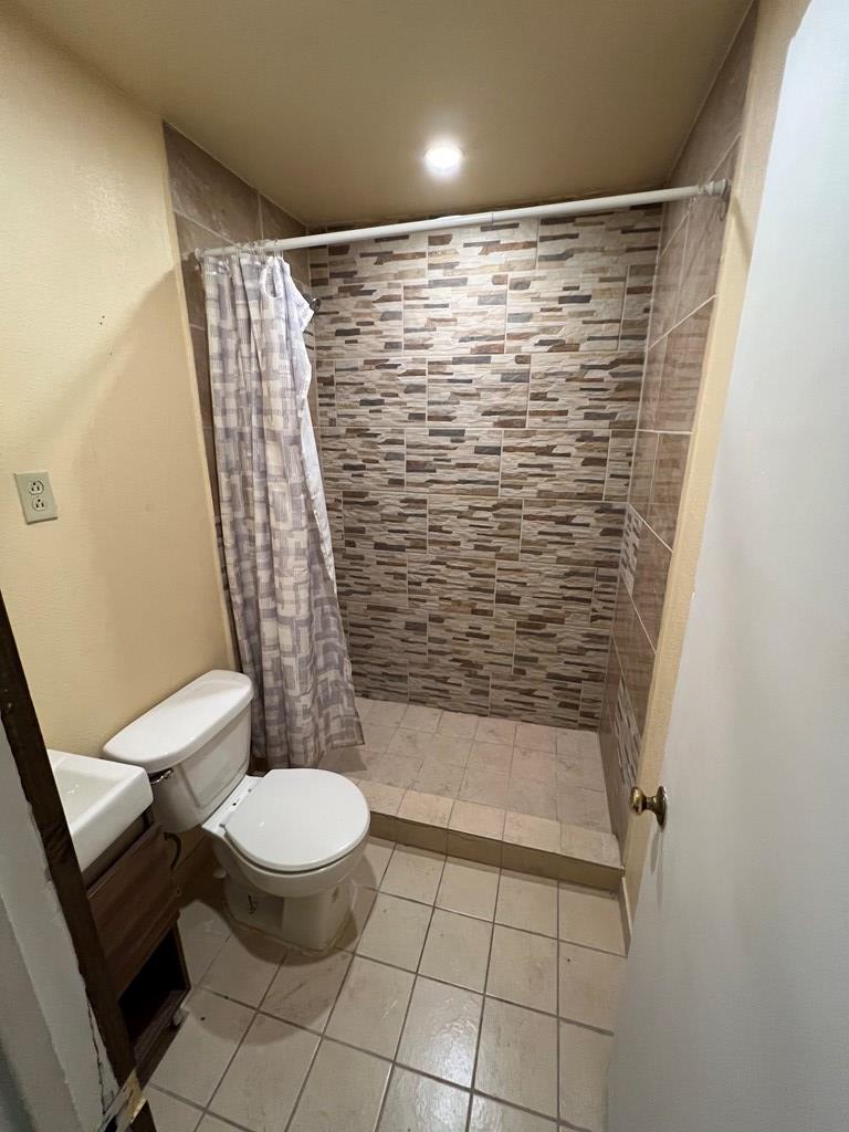 207 Ave J, Ozona, Texas image 5