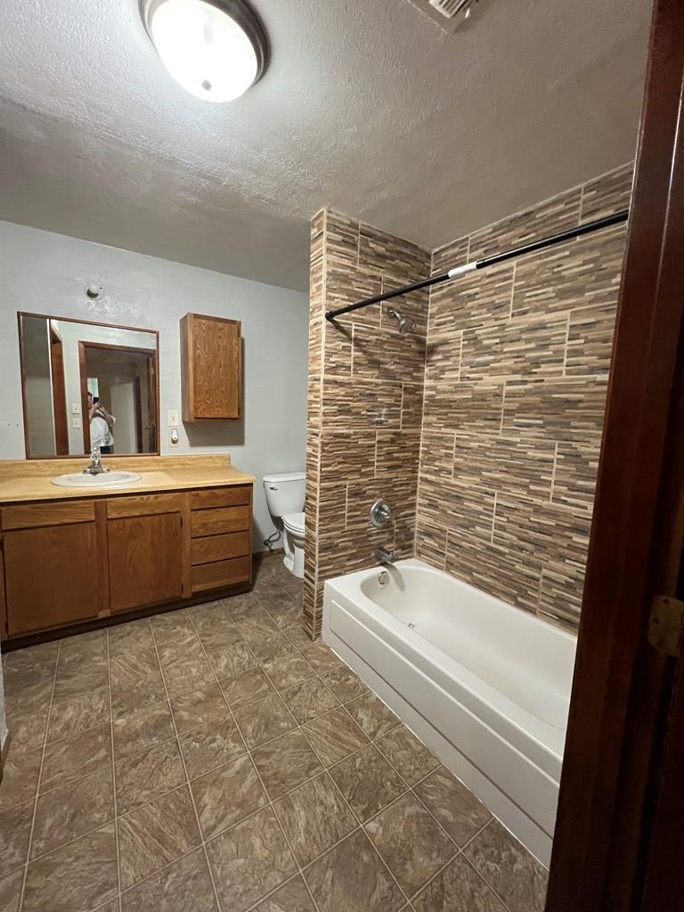 207 Ave J, Ozona, Texas image 11