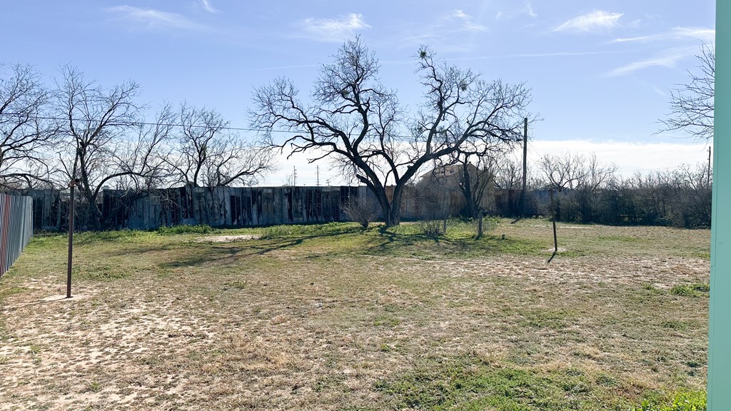 831 W 16th St, San Angelo, Texas image 8