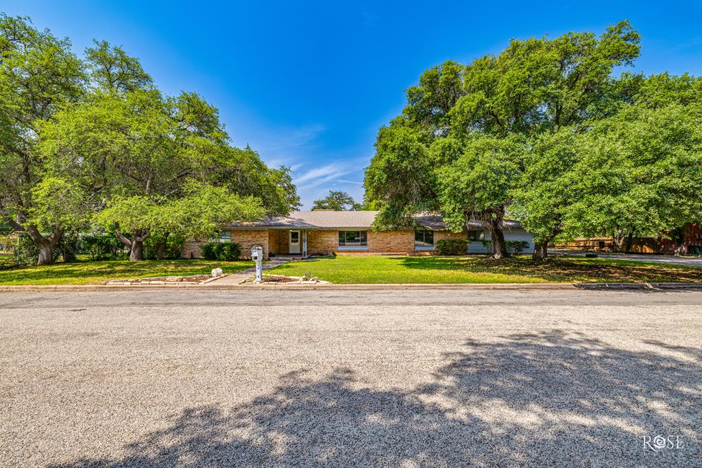 123 E Castlehill Rd, Sonora, Texas image 1