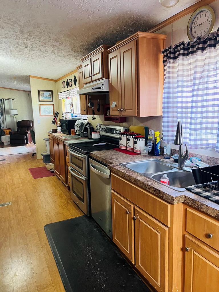 114 Nogales Circle, Junction, Texas image 4