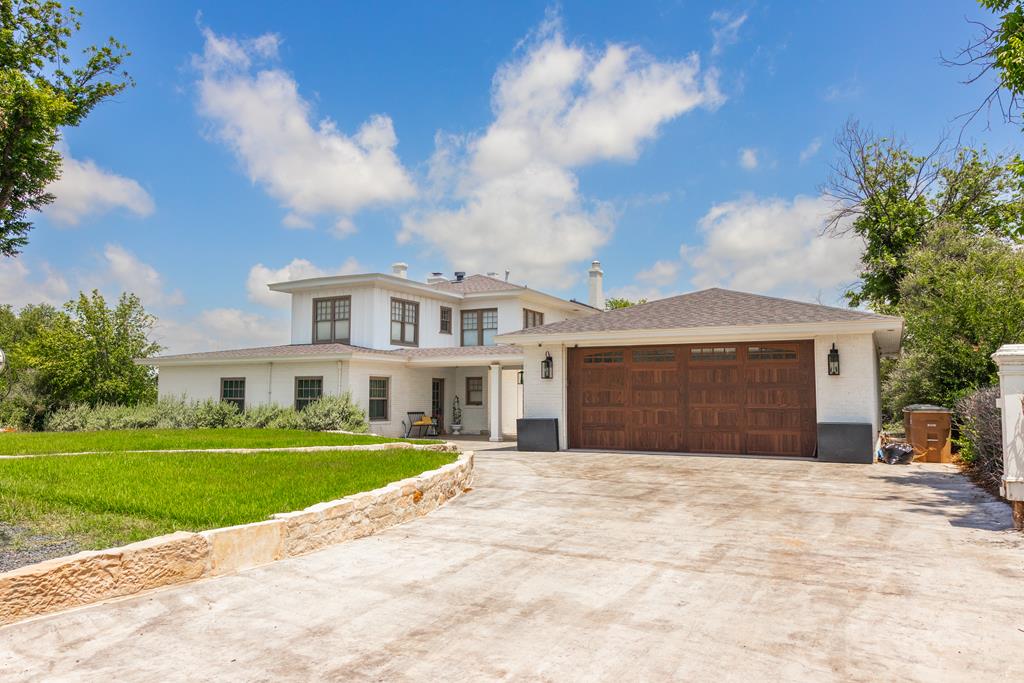 610 W Ave C, San Angelo, Texas image 1