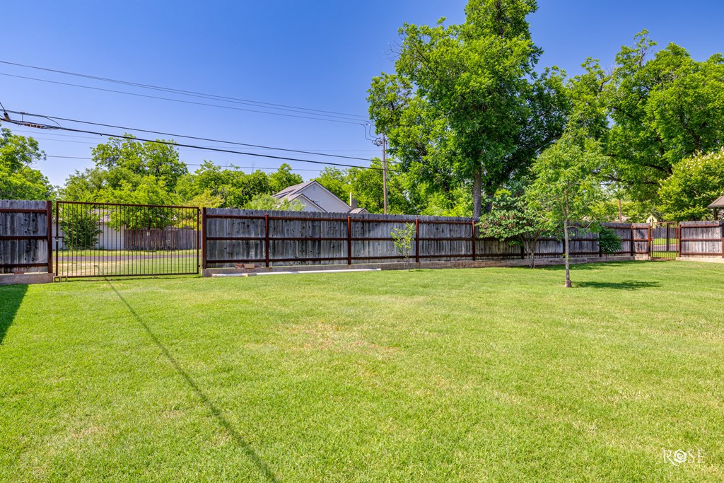1322 S Monroe St, San Angelo, Texas image 27