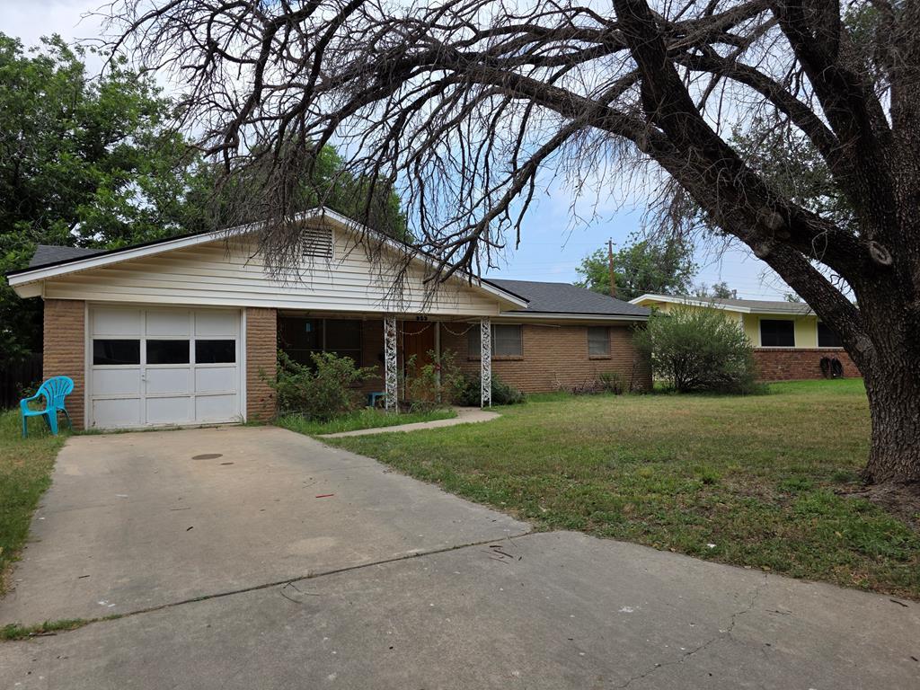 233 Robin Hood Trail, San Angelo, Texas image 2