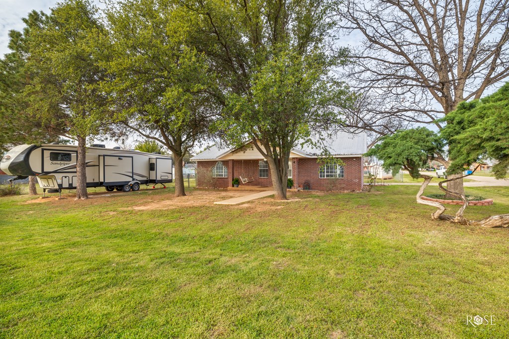 909 W 12th St, Robert Lee, Texas image 4