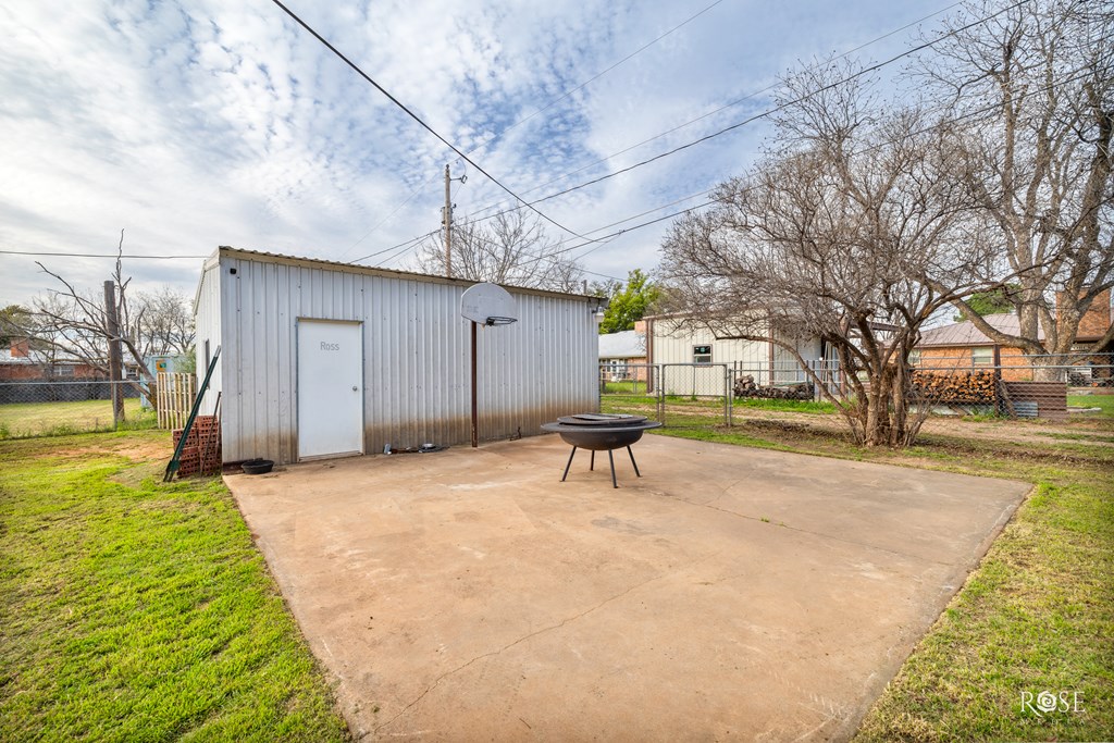 909 W 12th St, Robert Lee, Texas image 26