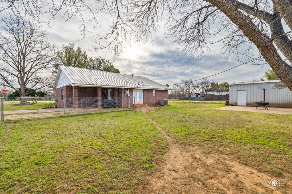 909 W 12th St, Robert Lee, Texas image 23